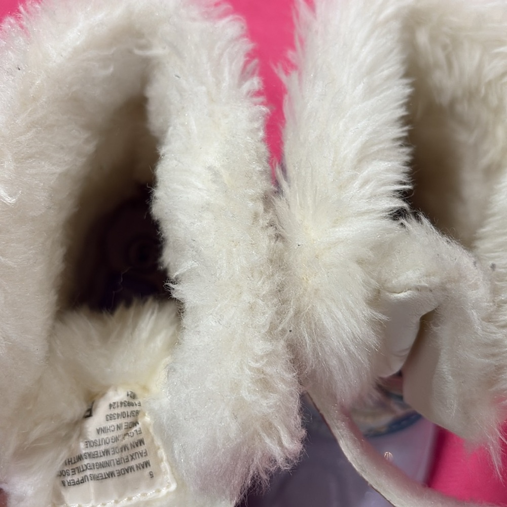 Snow Boots - Picture 9 of 10